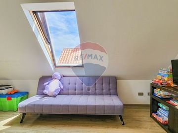 OPORTUNIDAD!! CASA FAMILIAR, Gran Patio! 4D/3B