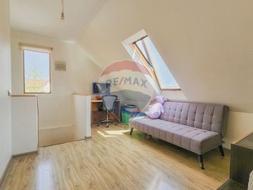OPORTUNIDAD!! CASA FAMILIAR, Gran Patio! 4D/3B