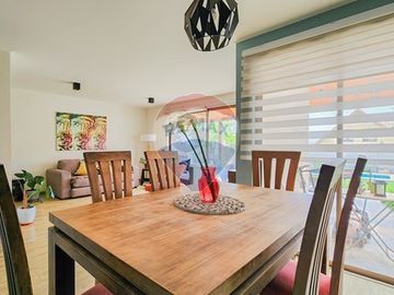 OPORTUNIDAD!! CASA FAMILIAR, Gran Patio! 4D/3B