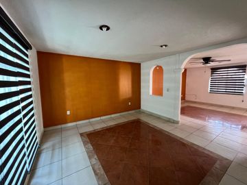 Casa en Venta en Campestre Bugambilias, SJR, Querétaro.