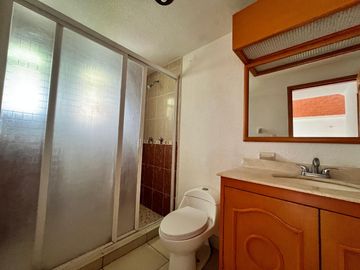 Casa en Venta en Campestre Bugambilias, SJR, Querétaro.