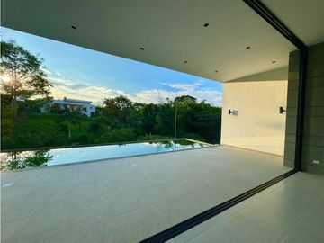 Casa campestre de diseño arquitectónico vanguardista