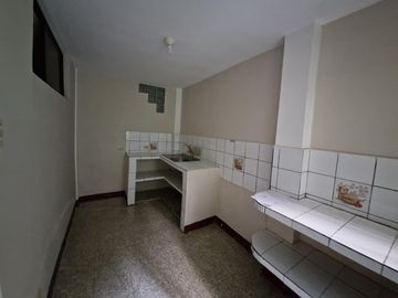 Venta casa Rentera Cdla. Abel Gilbert. 2 depart  y 1 suite (LC)