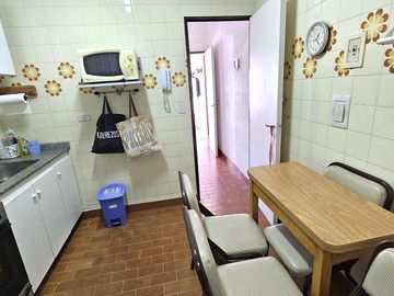 Av 12 1200  Impecable monoambiente dividido edificio SUX XI  Miramar