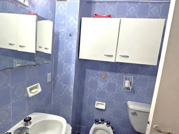 Av 12 1200  Impecable monoambiente dividido edificio SUX XI  Miramar