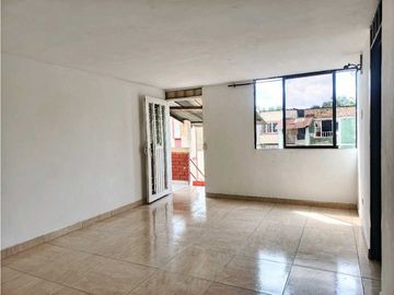 SE VENDE Apartamento Piso 5 (sin ascensor) en Chiminangos I / JV