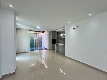 SE VENDE HERMOSA CASA EN LOS ALPES