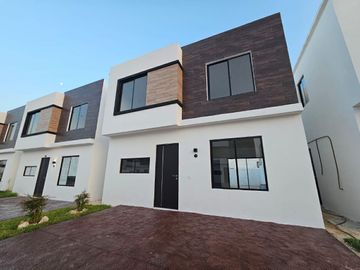 Casa en Venta, en Cholul al Norte de Mérida