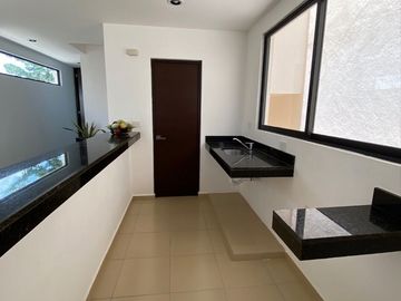 CASA EN VENTA CON RECAMARA EN PLANTA BAJA EN PRIVADA CUMBRES NOVO NORTE