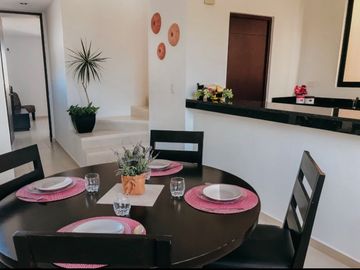 CASA EN VENTA CON RECAMARA EN PLANTA BAJA EN PRIVADA CUMBRES NOVO NORTE