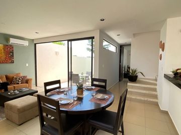 CASA EN VENTA CON RECAMARA EN PLANTA BAJA EN PRIVADA CUMBRES NOVO NORTE