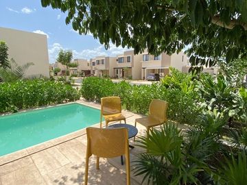 CASA EN VENTA CON RECAMARA EN PLANTA BAJA EN PRIVADA CUMBRES NOVO NORTE