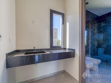 Casa en  Venta 5 ambientes ,Tipas, Nordelta 200