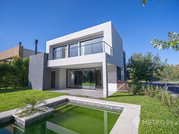 Casa en  Venta 5 ambientes ,Tipas, Nordelta 200