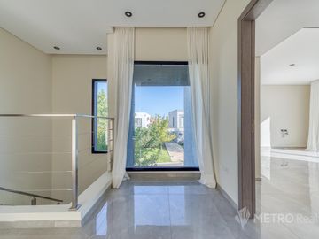 Casa en  Venta 5 ambientes ,Tipas, Nordelta 200
