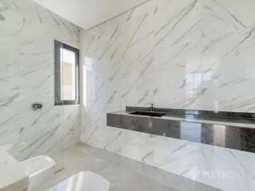 Casa en  Venta 5 ambientes ,Tipas, Nordelta 200