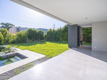 Casa en  Venta 5 ambientes ,Tipas, Nordelta 200