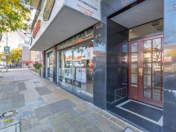 Departamento en venta en Martinez, 4 ambientes con balcón.