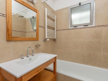 Departamento en venta en Martinez, 4 ambientes con balcón.