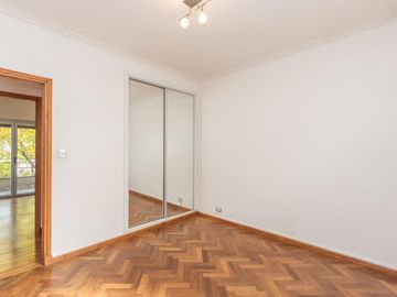 Departamento en venta en Martinez, 4 ambientes con balcón.
