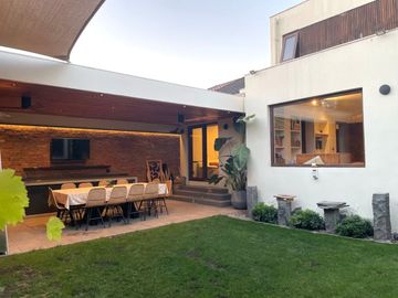 DRA ELOÍSA DÍAZ/MANQUEHUE SUR, LAS CONDES, SANTIAGO.