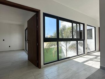 Casa en fraccionamiento residencial puerta de hierro