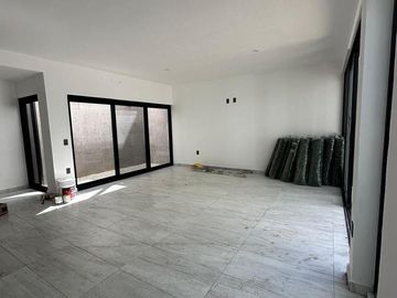 Casa en fraccionamiento residencial puerta de hierro