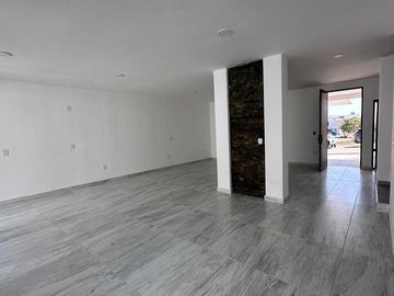 Casa en fraccionamiento residencial puerta de hierro