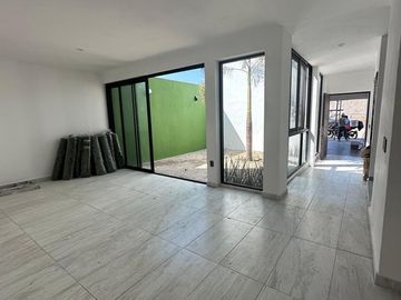 Casa en fraccionamiento residencial puerta de hierro