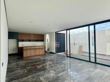 Casa en  RESIDENCIAL PUERTA DE HIERRO