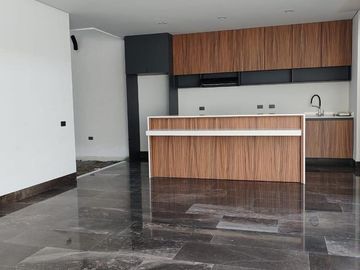 Casa en  RESIDENCIAL PUERTA DE HIERRO