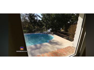CASA DE 4 AMBIENTES CON PILETA EN LO MEJOR DE SIERRA DE LOS PADRES
