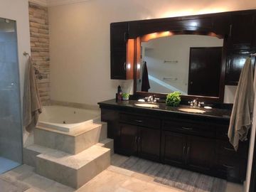 Casa en Venta en Residencial Villa Magna en Cancún 5 recámaras Coldwell Banker