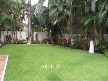 Casa en Venta en Residencial Villa Magna en Cancún 5 recámaras Coldwell Banker
