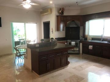 Casa en Venta en Residencial Villa Magna en Cancún 5 recámaras Coldwell Banker