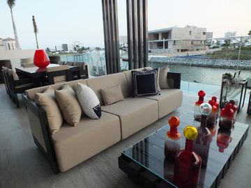 Lujosa Casa en Venta en el Condominio Residencial Puerto Cancún Coldwell Banker