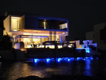 Lujosa Casa en Venta en el Condominio Residencial Puerto Cancún Coldwell Banker