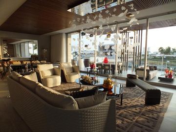 Lujosa Casa en Venta en el Condominio Residencial Puerto Cancún Coldwell Banker