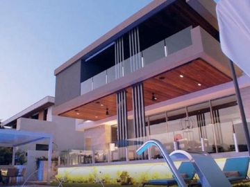 Lujosa Casa en Venta en el Condominio Residencial Puerto Cancún Coldwell Banker