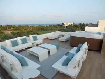 Lujosa Casa en Venta en el Condominio Residencial Puerto Cancún Coldwell Banker