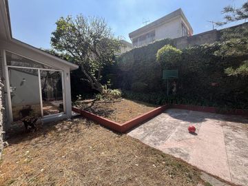 Casa en Venta Las Aguilas calle  1A Cerrada las Aguilas cerrada con seguridad