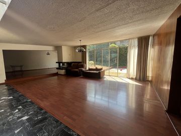 Casa en Venta Las Aguilas calle  1A Cerrada las Aguilas cerrada con seguridad