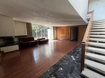 Casa en Venta Las Aguilas calle  1A Cerrada las Aguilas cerrada con seguridad