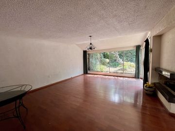 Casa en Venta Las Aguilas calle  1A Cerrada las Aguilas cerrada con seguridad