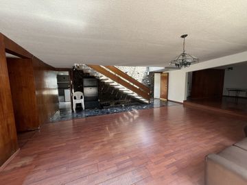 Casa en Venta Las Aguilas calle  1A Cerrada las Aguilas cerrada con seguridad
