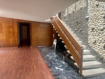 Casa en Venta Las Aguilas calle  1A Cerrada las Aguilas cerrada con seguridad