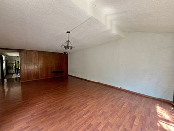 Casa en Venta Las Aguilas calle  1A Cerrada las Aguilas cerrada con seguridad
