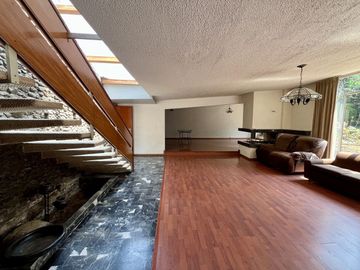Casa en Venta Las Aguilas calle  1A Cerrada las Aguilas cerrada con seguridad