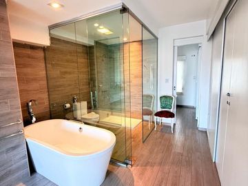 Exclusivo LOFT de 1 dormitorio + escritorio y cochera, Junín al 600, Barrio Norte