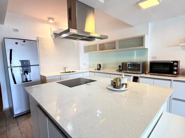 Exclusivo LOFT de 1 dormitorio + escritorio y cochera, Junín al 600, Barrio Norte